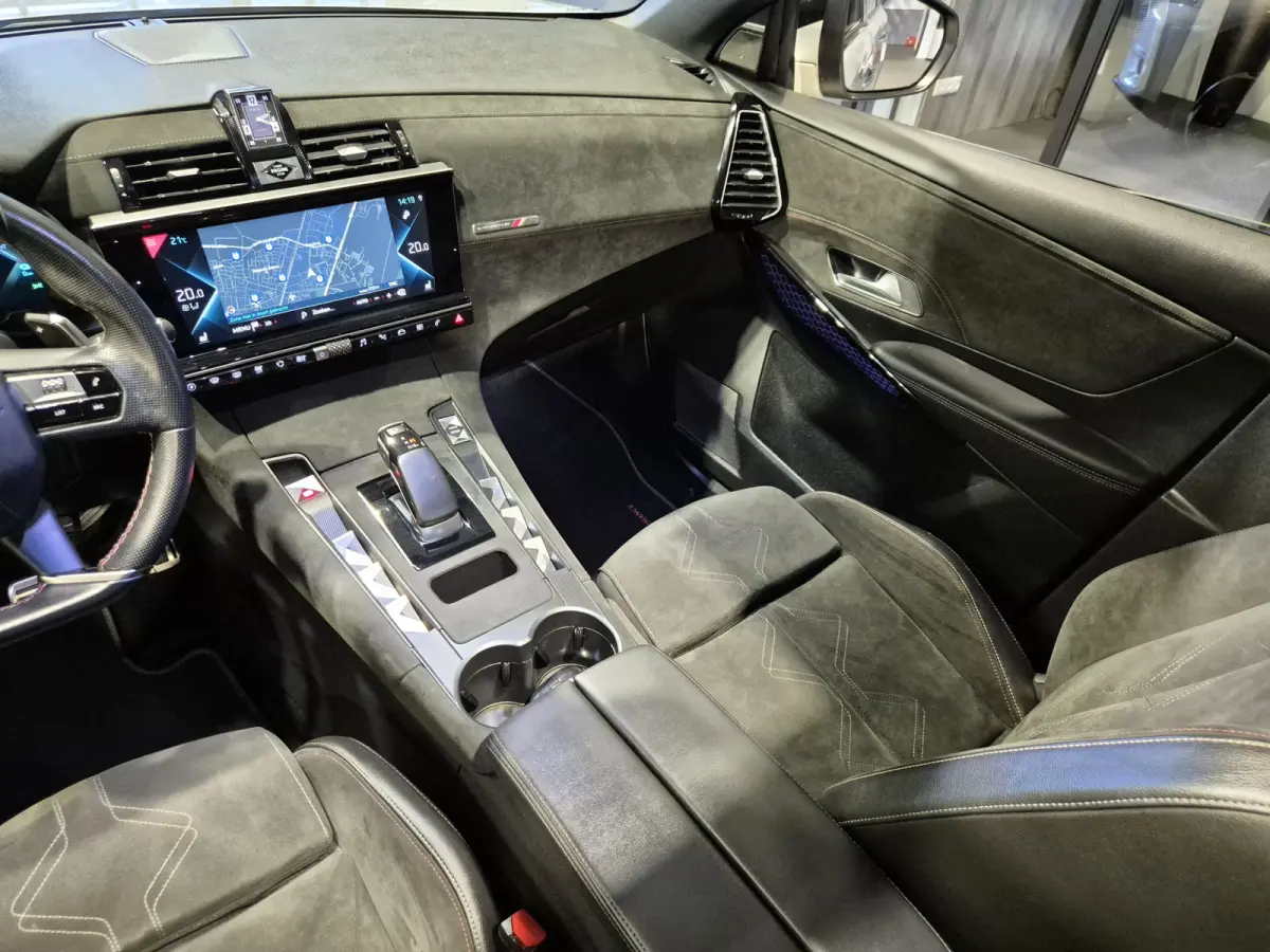 E-Tense Performance Line+ Panorama | Deep Black Alcantara | 360 Camera | Nightvision | Stoelverwarming