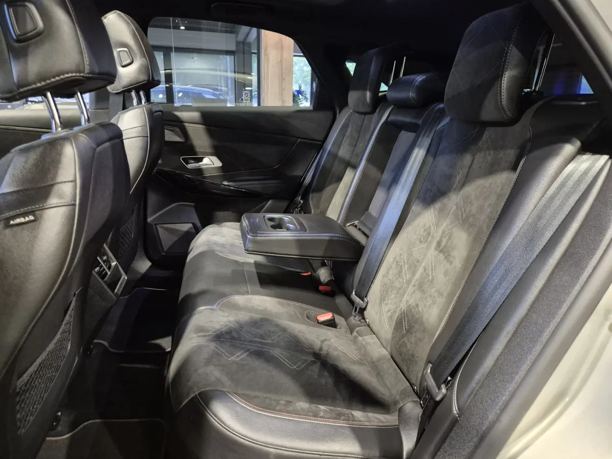 E-Tense Performance Line+ Panorama | Deep Black Alcantara | 360 Camera | Nightvision | Stoelverwarming