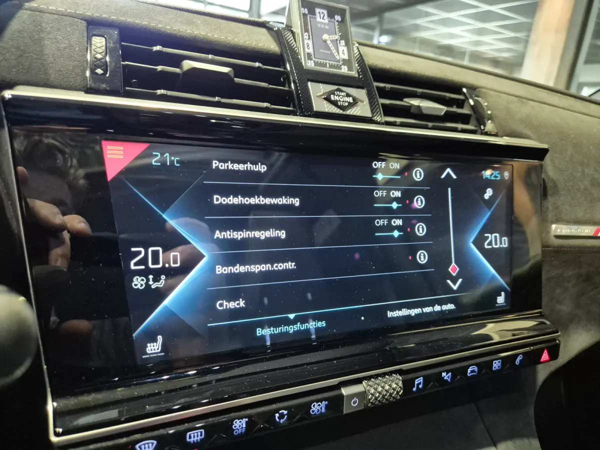E-Tense Performance Line+ Panorama | Deep Black Alcantara | 360 Camera | Nightvision | Stoelverwarming