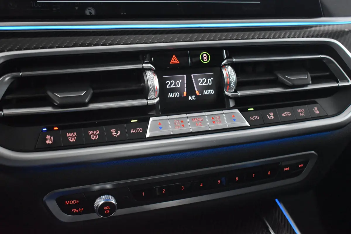 45e M-Sport xDrive 394pk | AKRAPOVIC | MASSAGE | ACHTERASBESTURING | CARBON