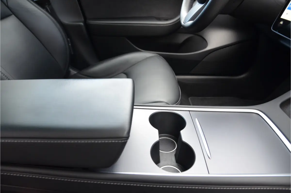 Standard RWD Plus 60 kWh AutoPilot, 18" winterbanden, LFP accu