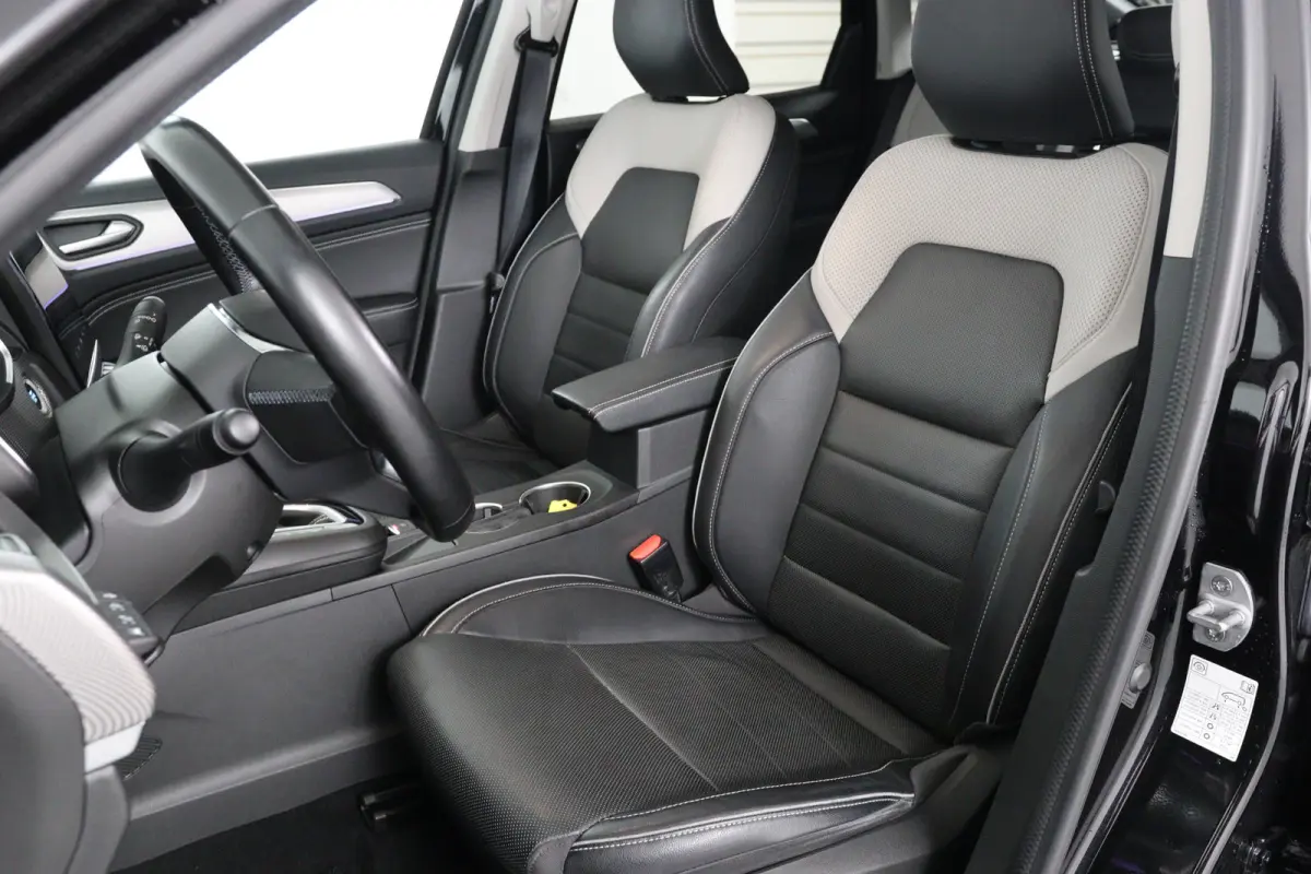 1.6 E-Tech Hybrid 145 Intens | 1e Eigenaar! | Dealer Onderhouden | Open Dak | Leder | Sfeerverlichting | Clima | Camera | Cruise Adaptive | Keyless | Stoel/Stuurverwarming