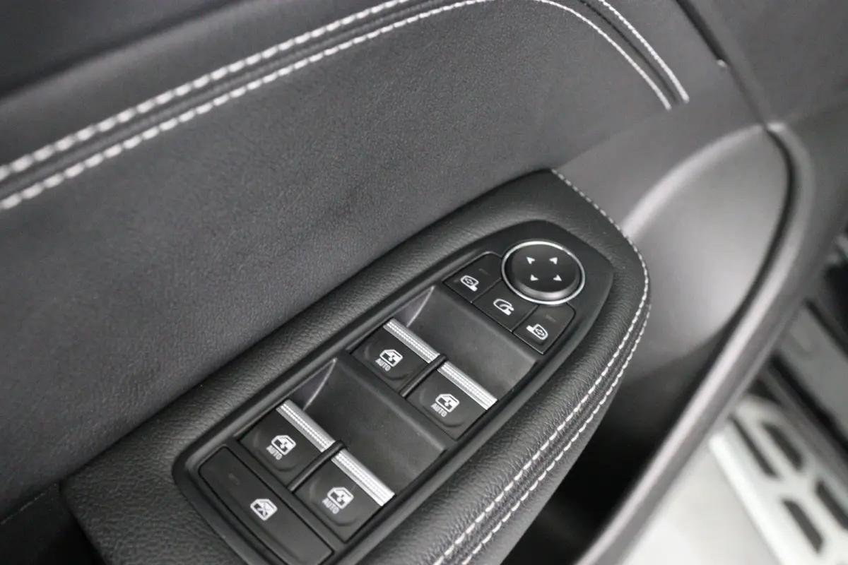 1.6 E-Tech Hybrid 145 Intens | 1e Eigenaar! | Dealer Onderhouden | Open Dak | Leder | Sfeerverlichting | Clima | Camera | Cruise Adaptive | Keyless | Stoel/Stuurverwarming