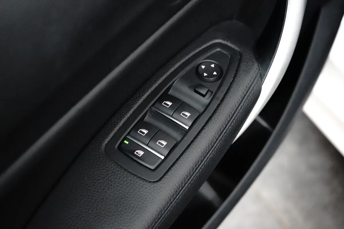 118i Edition M Sport Shadow High Executive
