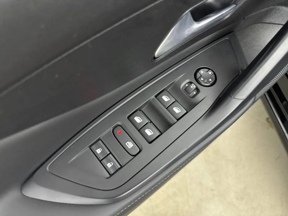 Hybrid 136pk Allure | 360 Camera | Adaptieve Cruise Control | CarPlay | LED Koplampen