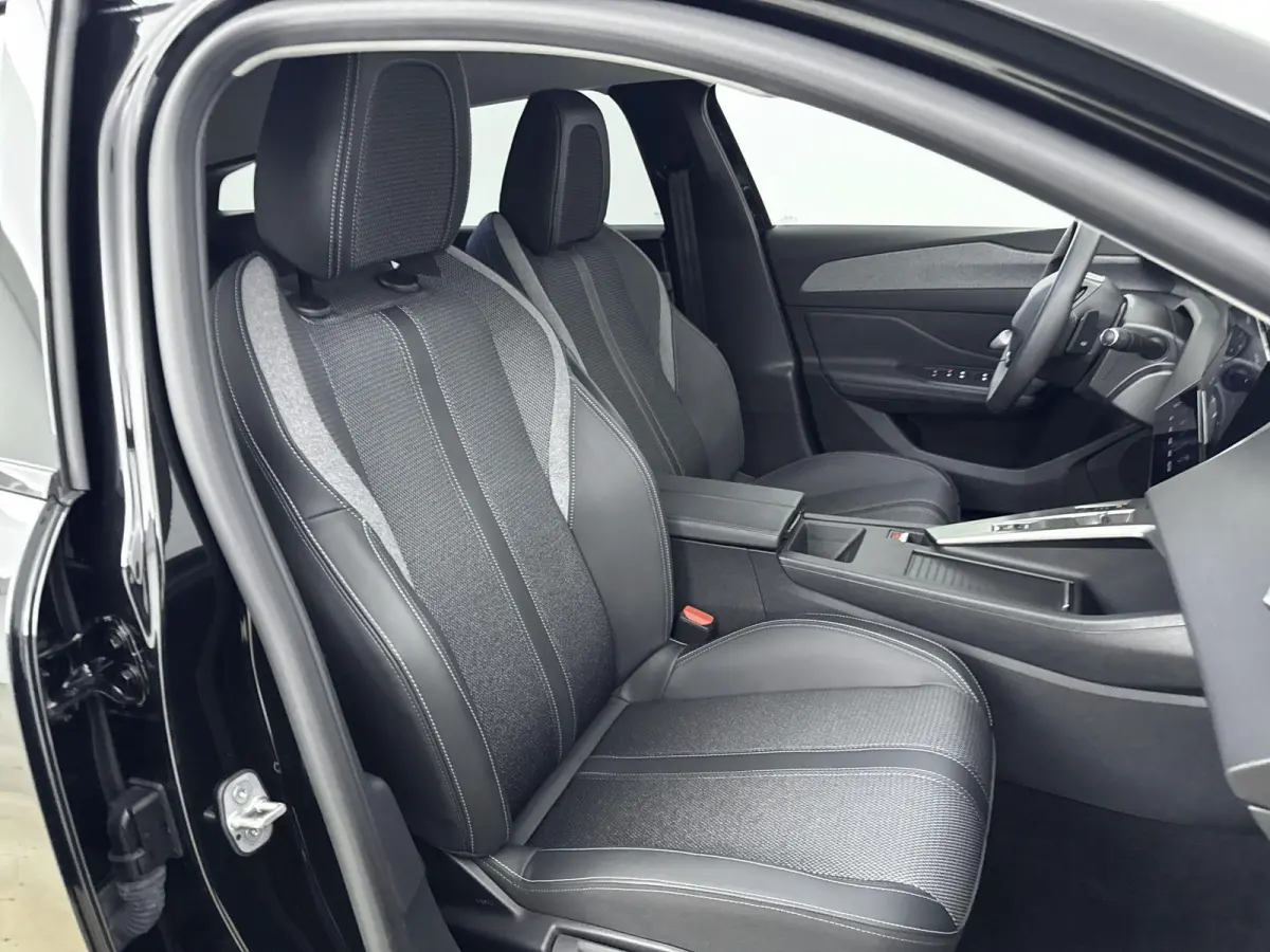 Hybrid 136pk Allure | 360 Camera | Adaptieve Cruise Control | CarPlay | LED Koplampen