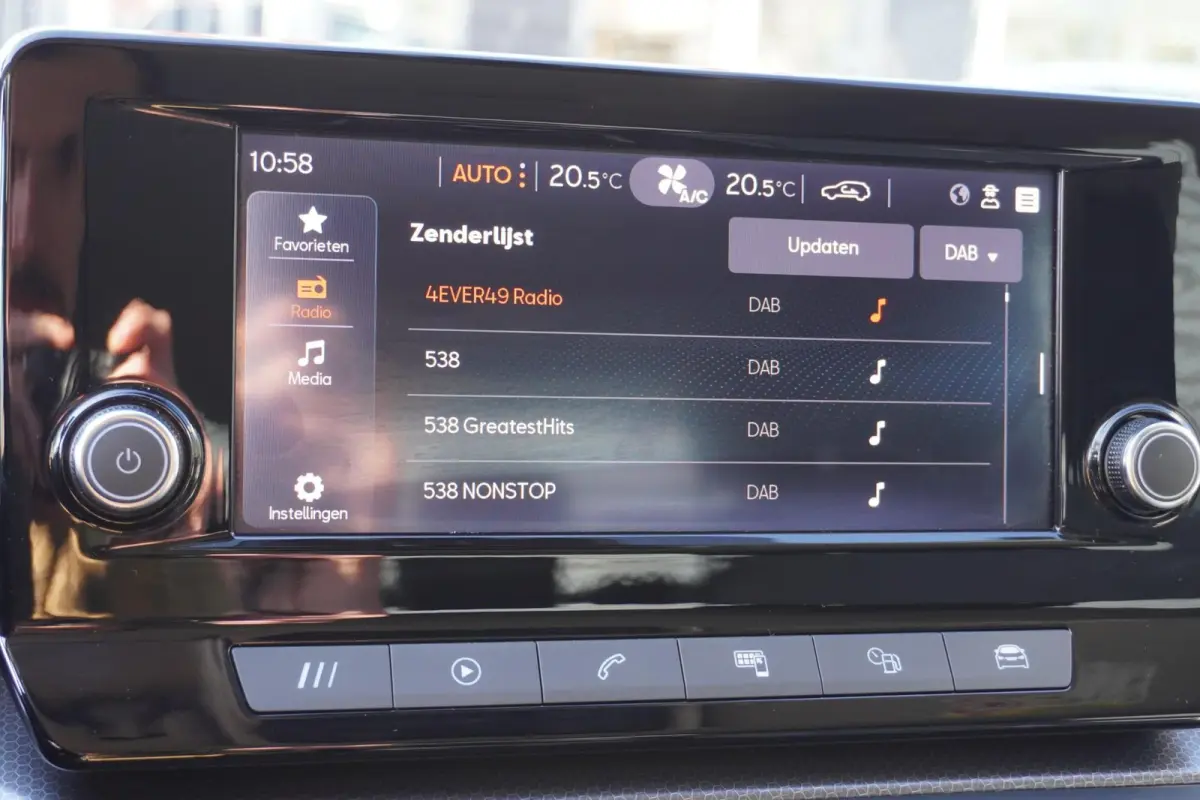 1.0 TSI 110pk Style Full Link | Cruisecontrol | PDC Achter