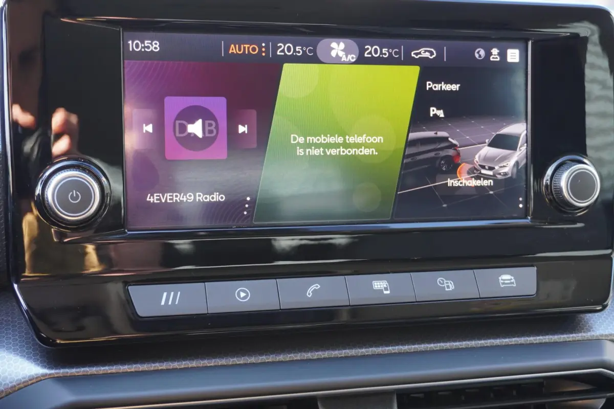 1.0 TSI 110pk Style Full Link | Cruisecontrol | PDC Achter