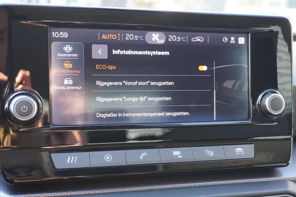 1.0 TSI 110pk Style Full Link | Cruisecontrol | PDC Achter