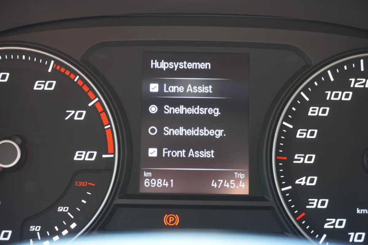 1.0 TSI 110pk Style Full Link | Cruisecontrol | PDC Achter