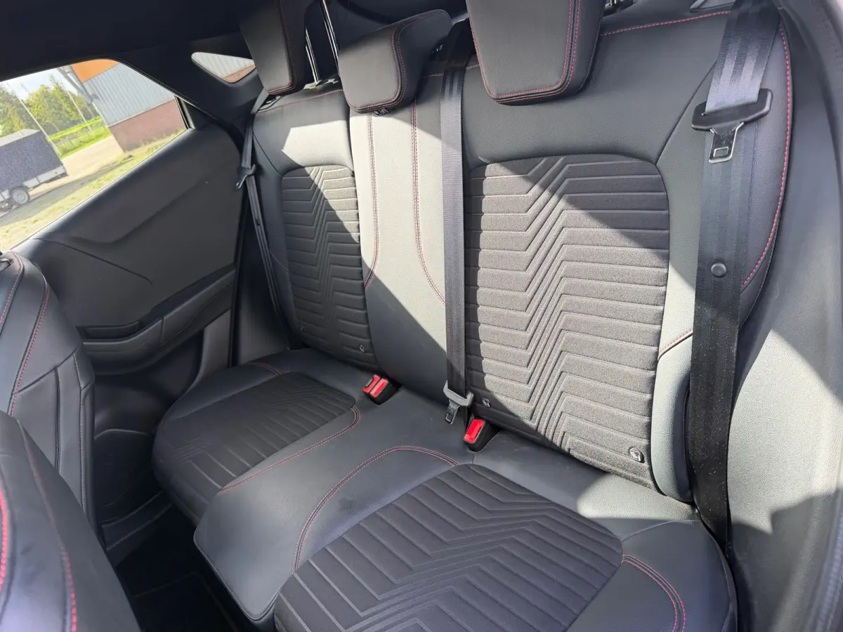 1.0 EcoBoost ST-Line X - Agate Black - Panorama/Virtual/Winterpakket