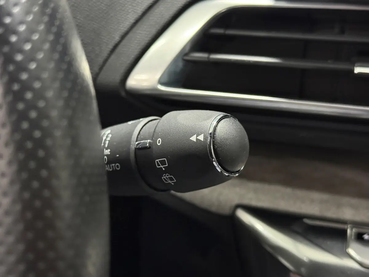 HYBRID 225 PK GT Pack EAT8 | i-Cockpit | Navi | Apple CarPlay | 360° Camera | ACC | Leder/Alcantara