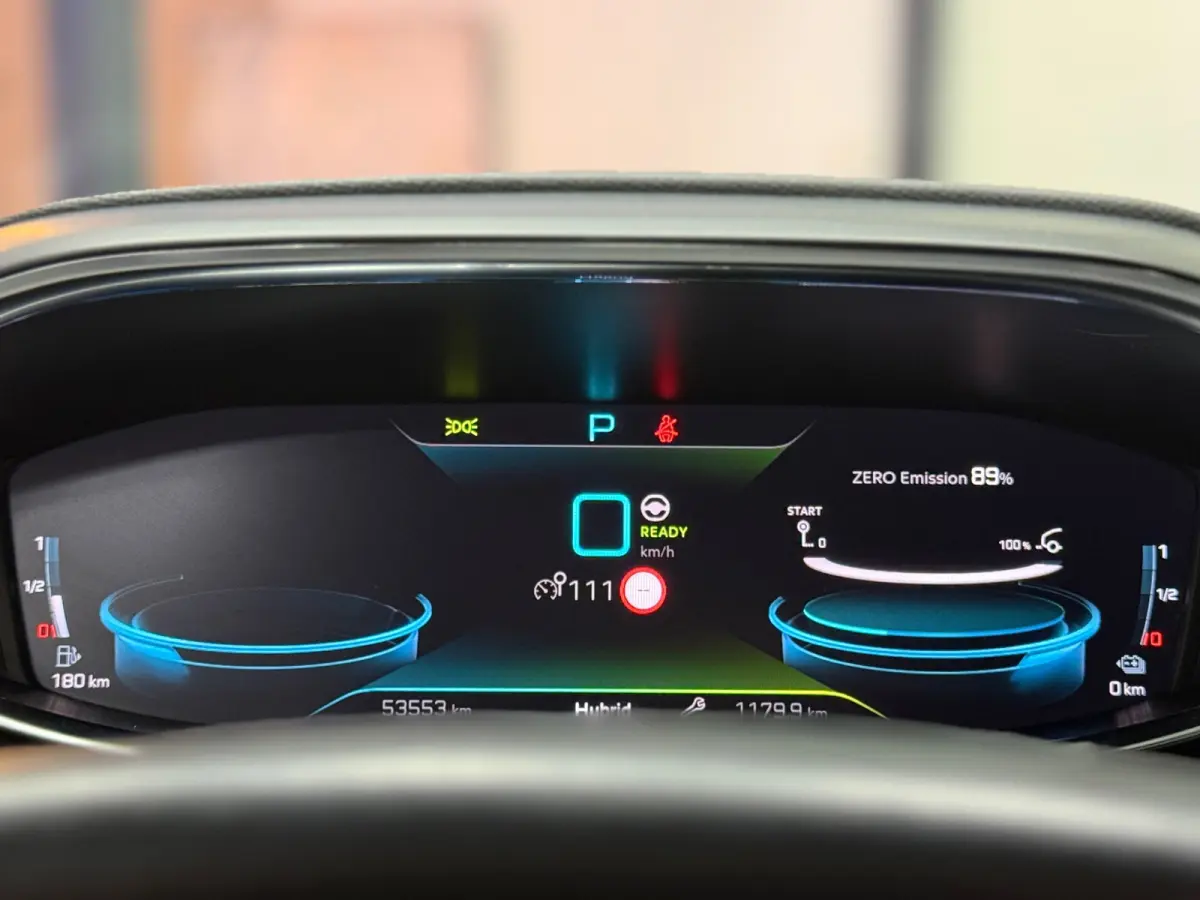 HYBRID 225 PK GT Pack EAT8 | i-Cockpit | Navi | Apple CarPlay | 360° Camera | ACC | Leder/Alcantara