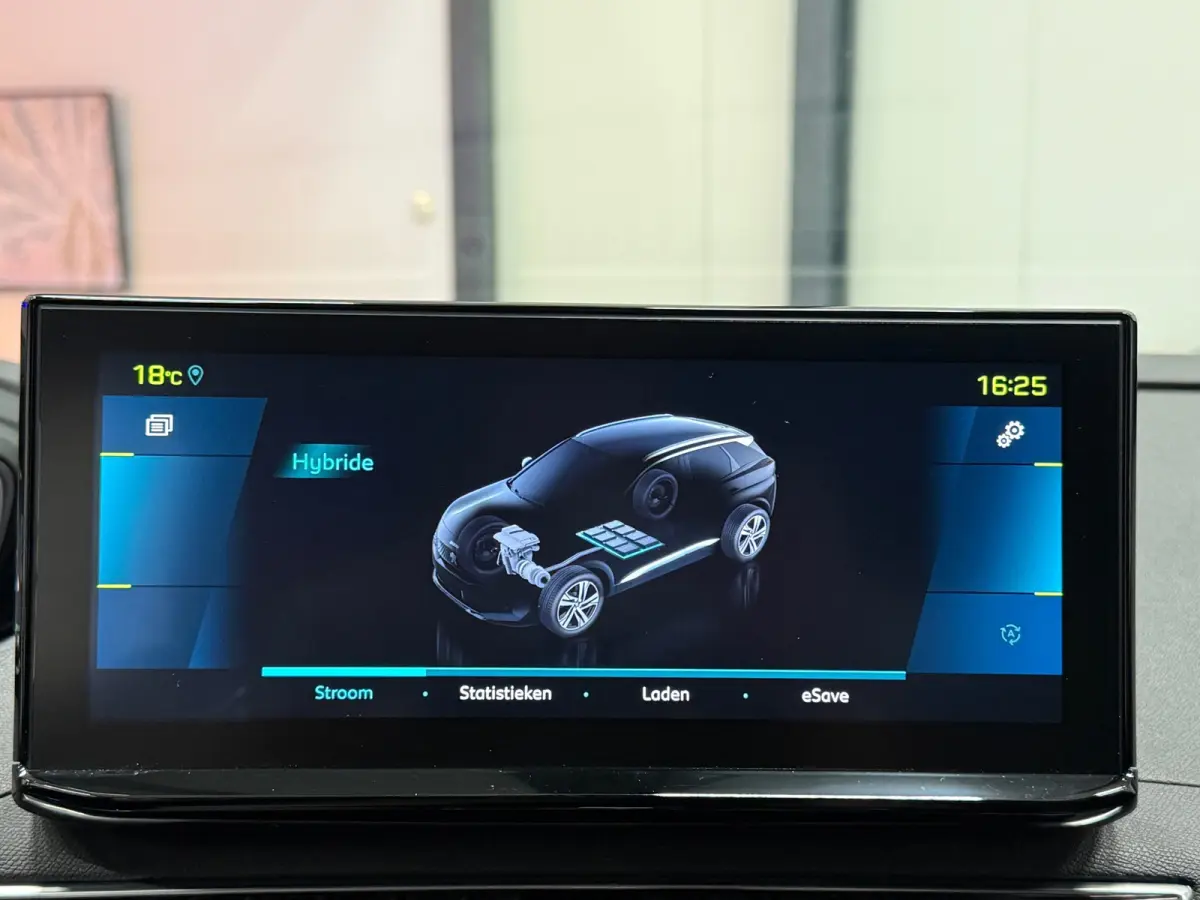 HYBRID 225 PK GT Pack EAT8 | i-Cockpit | Navi | Apple CarPlay | 360° Camera | ACC | Leder/Alcantara