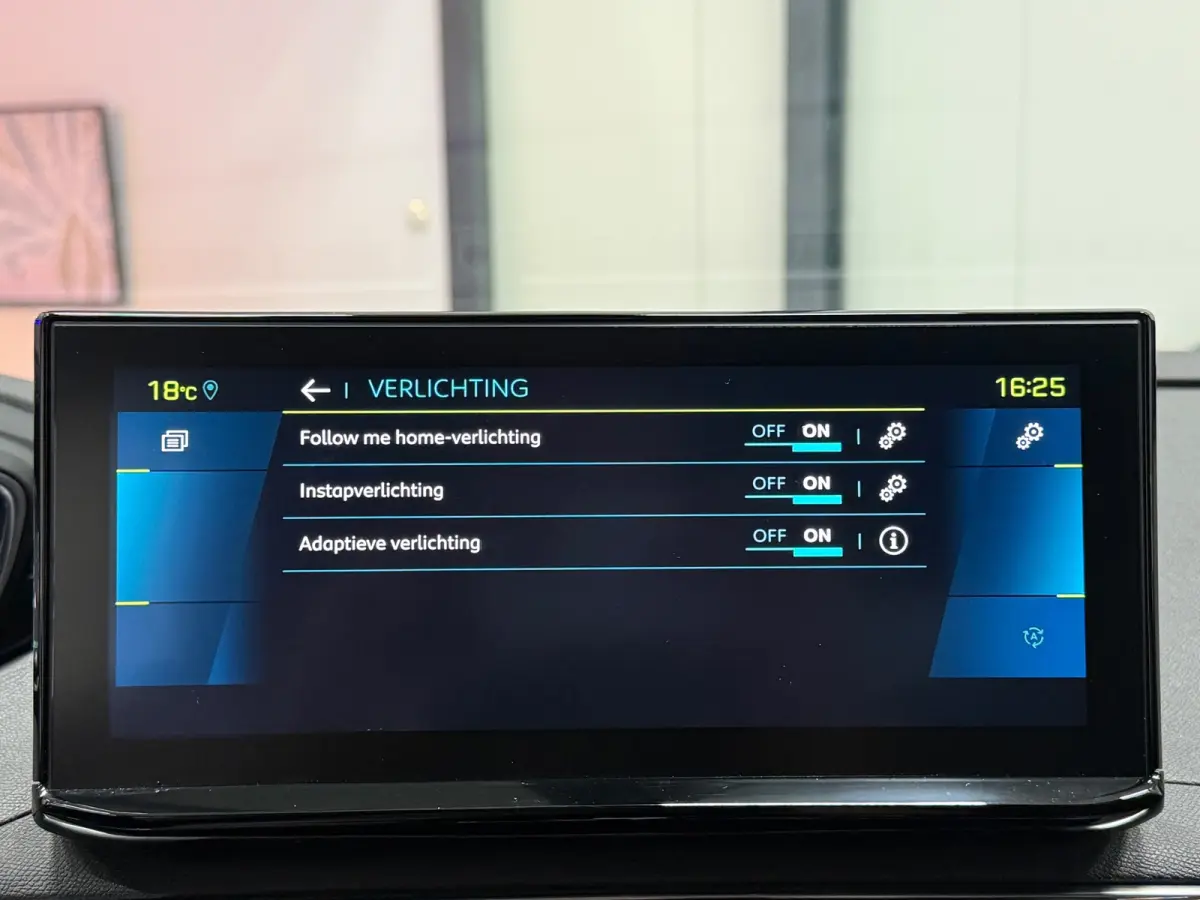 HYBRID 225 PK GT Pack EAT8 | i-Cockpit | Navi | Apple CarPlay | 360° Camera | ACC | Leder/Alcantara