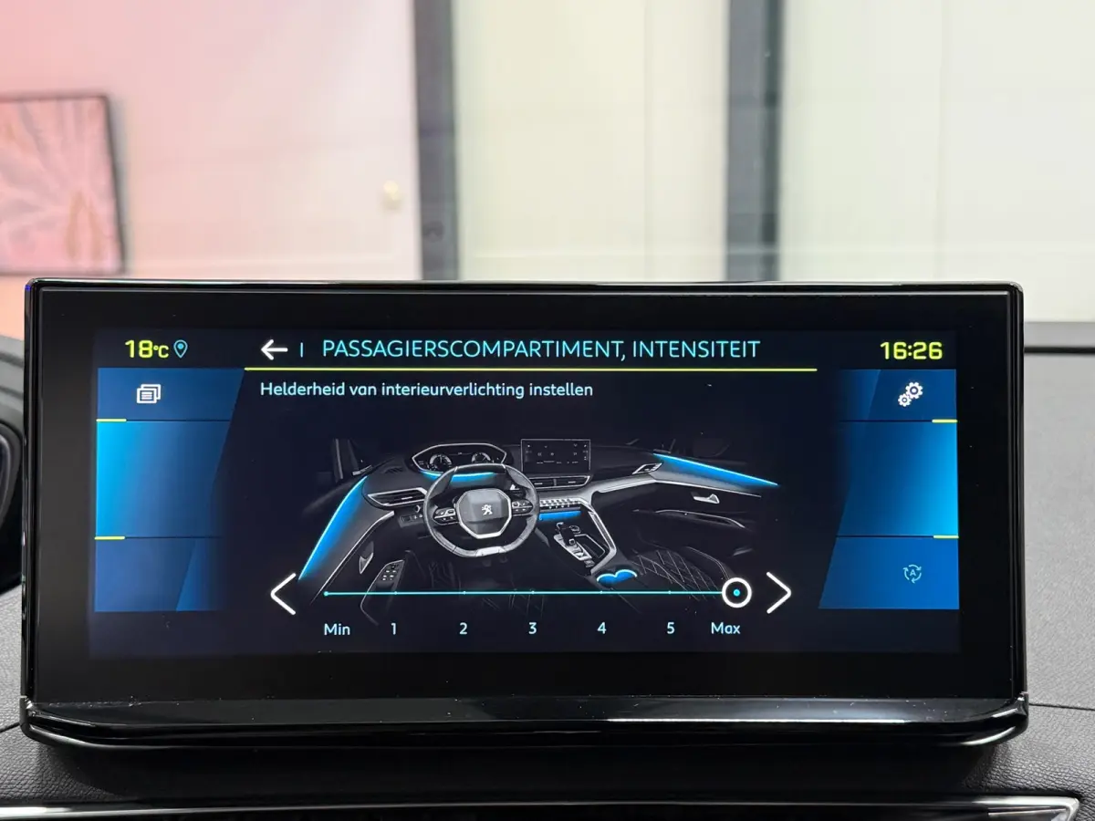 HYBRID 225 PK GT Pack EAT8 | i-Cockpit | Navi | Apple CarPlay | 360° Camera | ACC | Leder/Alcantara