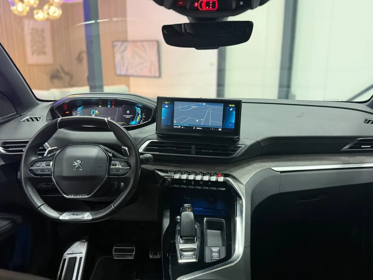 HYBRID 225 PK GT Pack EAT8 | i-Cockpit | Navi | Apple CarPlay | 360° Camera | ACC | Leder/Alcantara