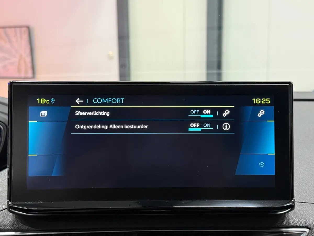 HYBRID 225 PK GT Pack EAT8 | i-Cockpit | Navi | Apple CarPlay | 360° Camera | ACC | Leder/Alcantara