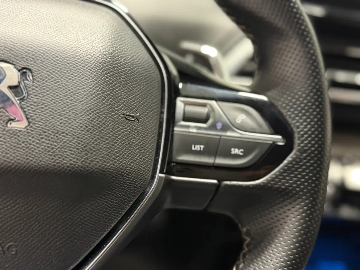 HYBRID 225 PK GT Pack EAT8 | i-Cockpit | Navi | Apple CarPlay | 360° Camera | ACC | Leder/Alcantara