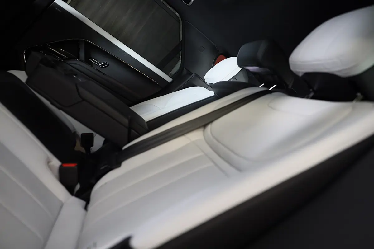 3.0 P460e Dynamic HSE PHEV / Head Up / 360 Camera / Leder Two Tone / Open Pano / Trekhaak / 23 Inch