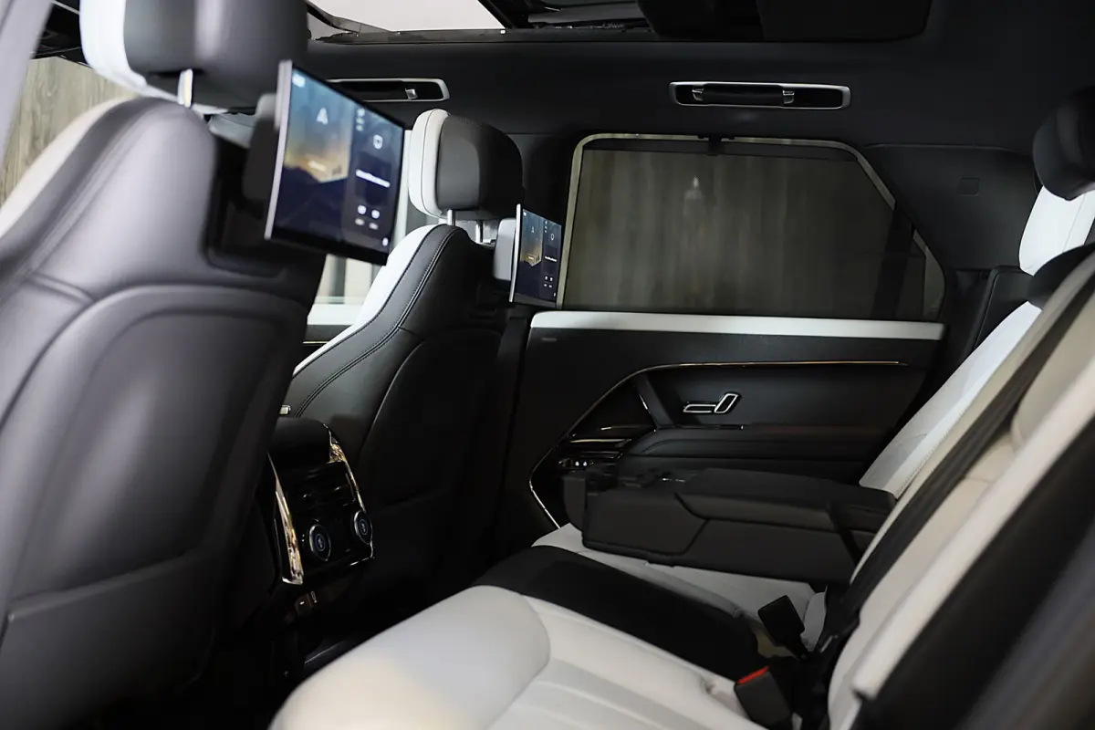 3.0 P460e Dynamic HSE PHEV / Head Up / 360 Camera / Leder Two Tone / Open Pano / Trekhaak / 23 Inch