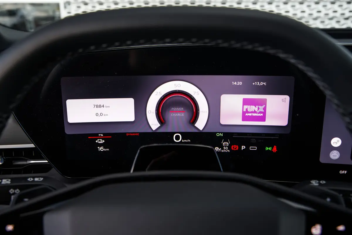 SQ6 quattro 360 kW | Luchtvering | Panoramadak | Trekhaak | Bang & Olufsen |