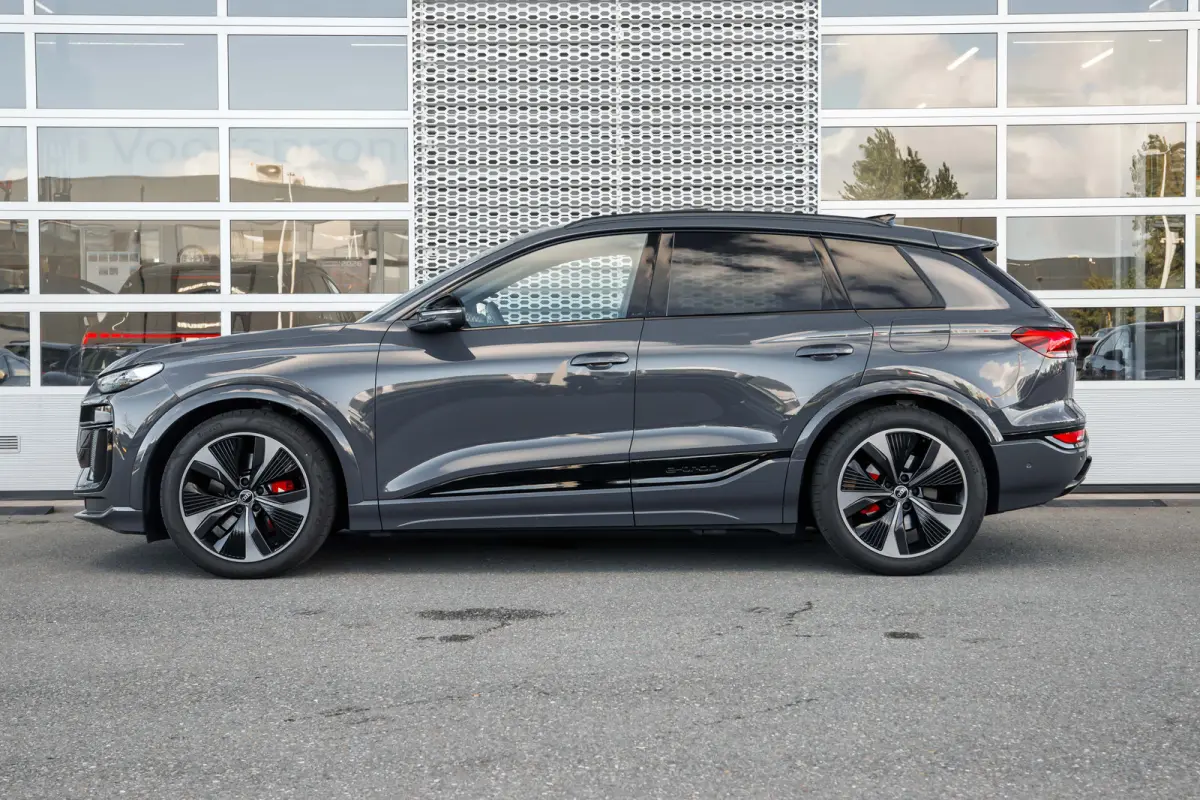 SQ6 quattro 360 kW | Luchtvering | Panoramadak | Trekhaak | Bang & Olufsen |