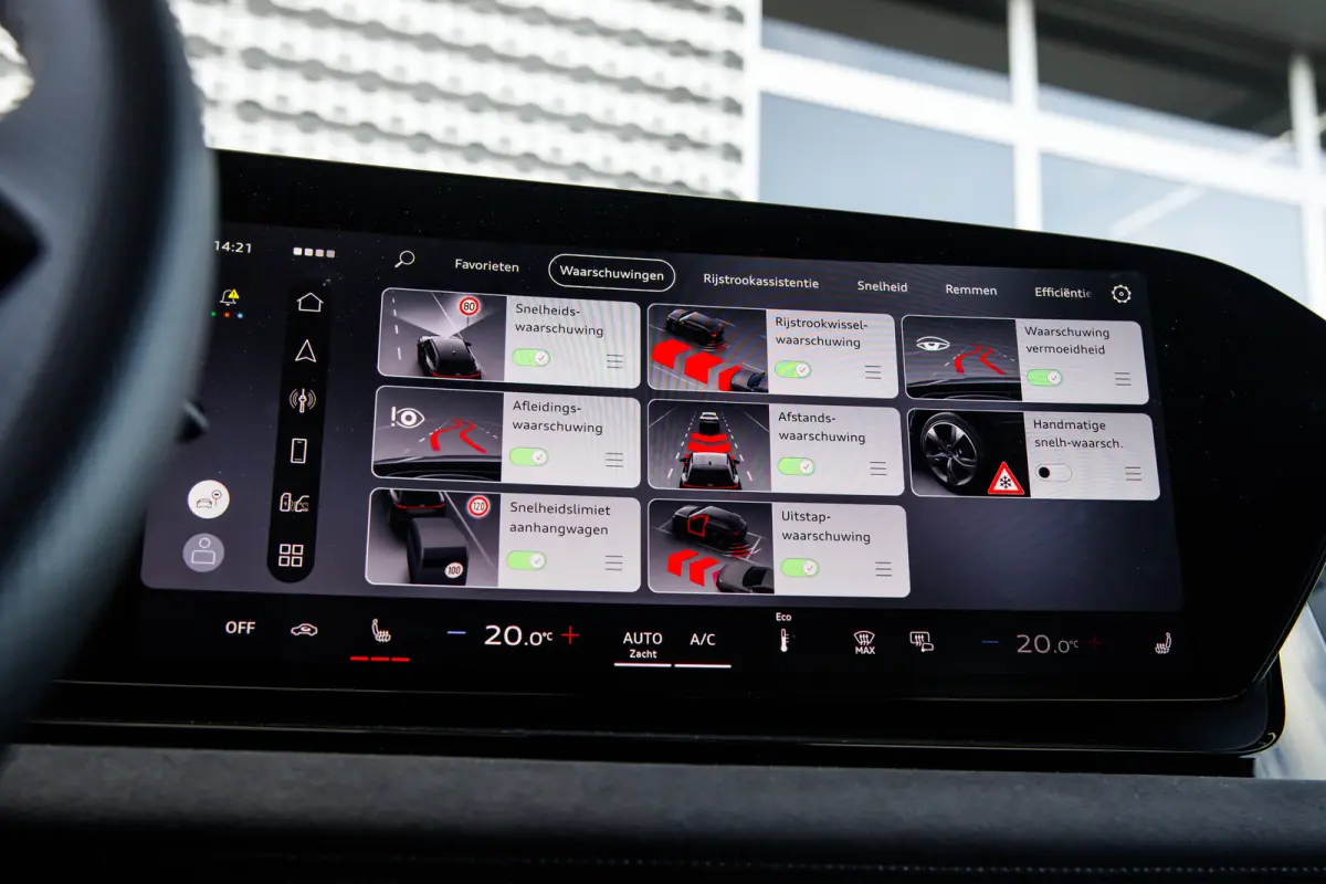SQ6 quattro 360 kW | Luchtvering | Panoramadak | Trekhaak | Bang & Olufsen |