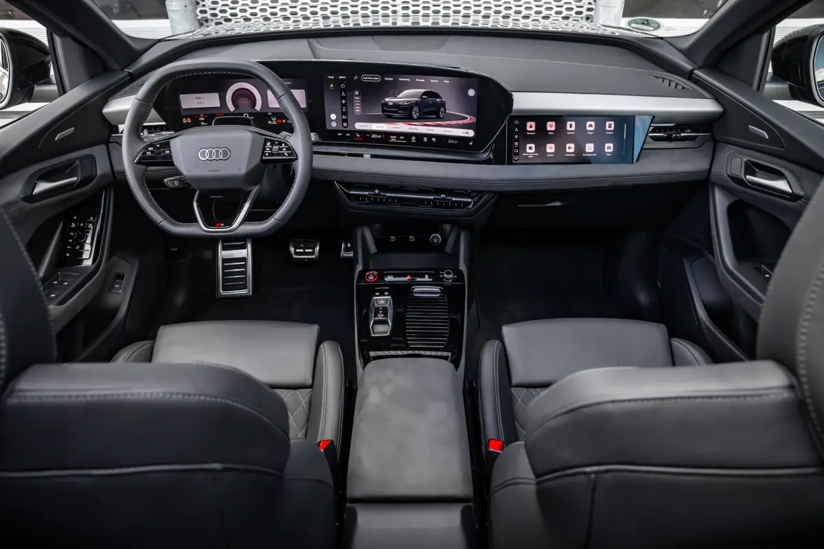 SQ6 quattro 360 kW | Luchtvering | Panoramadak | Trekhaak | Bang & Olufsen |