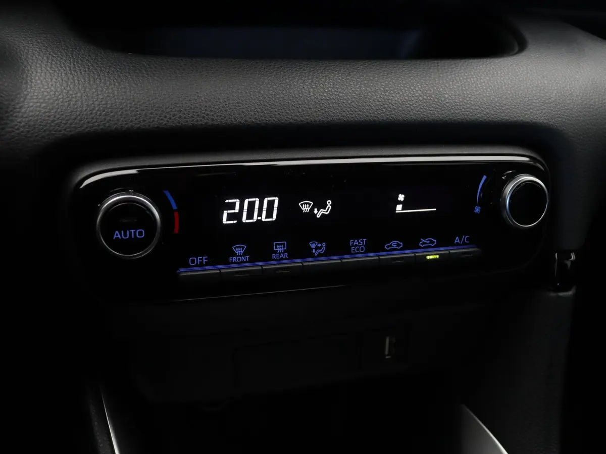 1.5 Hybrid Dynamic | Achteruitrijcamera | Apple Carplay & Android Auto | Full Led |