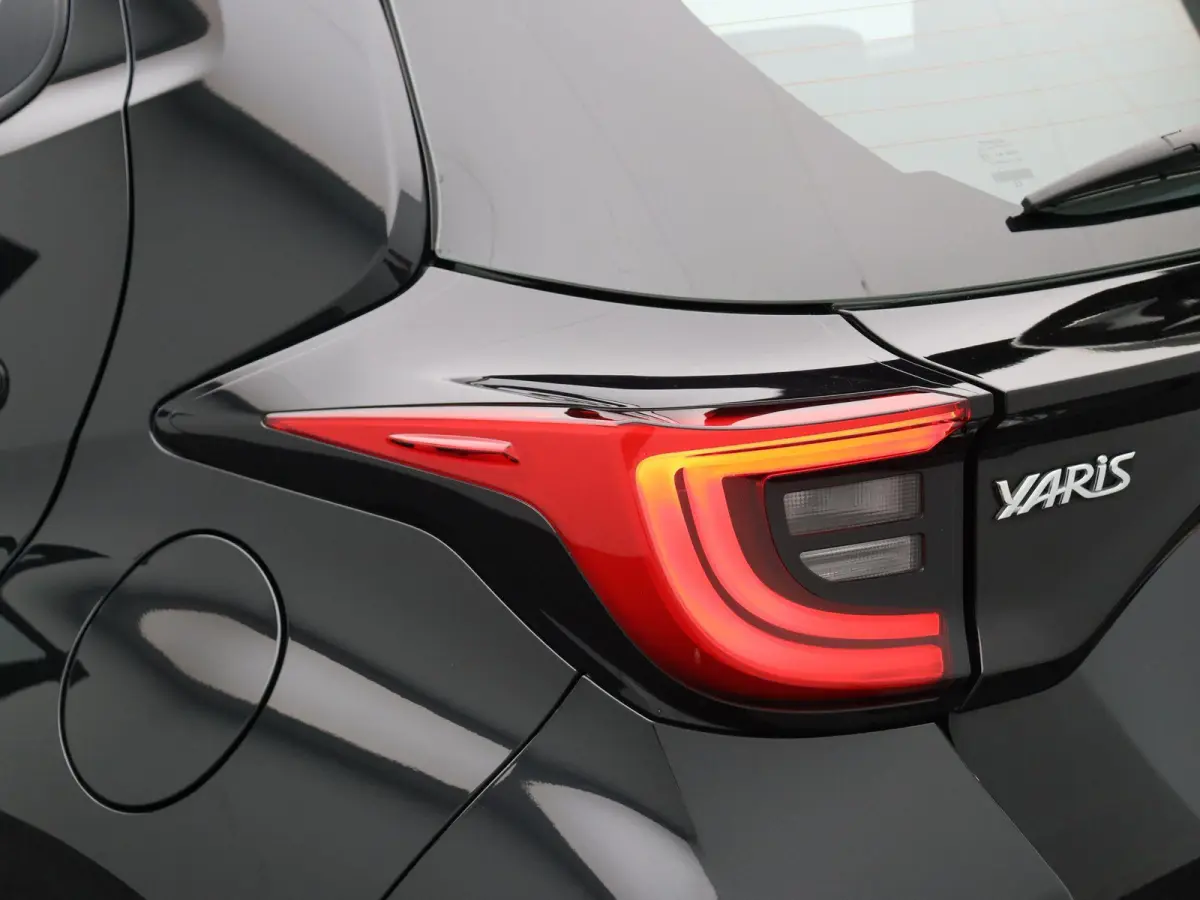 1.5 Hybrid Dynamic | Achteruitrijcamera | Apple Carplay & Android Auto | Full Led |