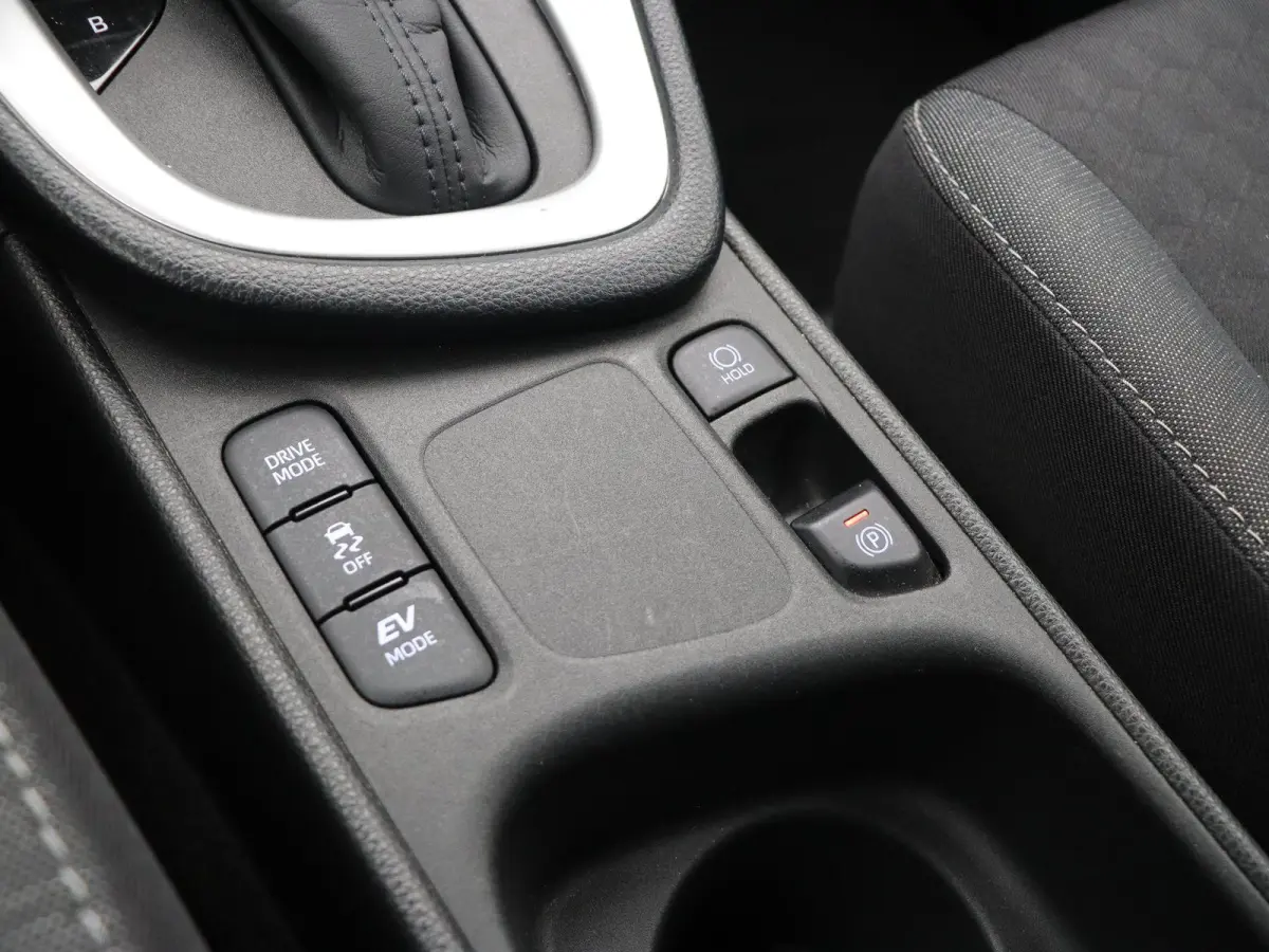 1.5 Hybrid Dynamic | Achteruitrijcamera | Apple Carplay & Android Auto | Full Led |