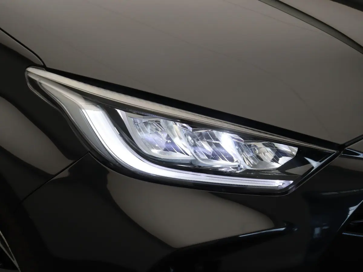 1.5 Hybrid Dynamic | Achteruitrijcamera | Apple Carplay & Android Auto | Full Led |