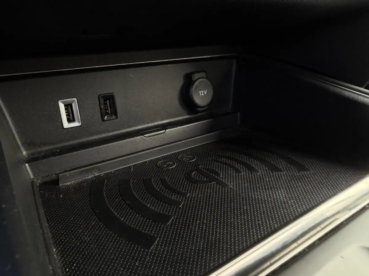 1.6 Plug-in Hybrid 225 Shine | Pano | Massage | Carplay