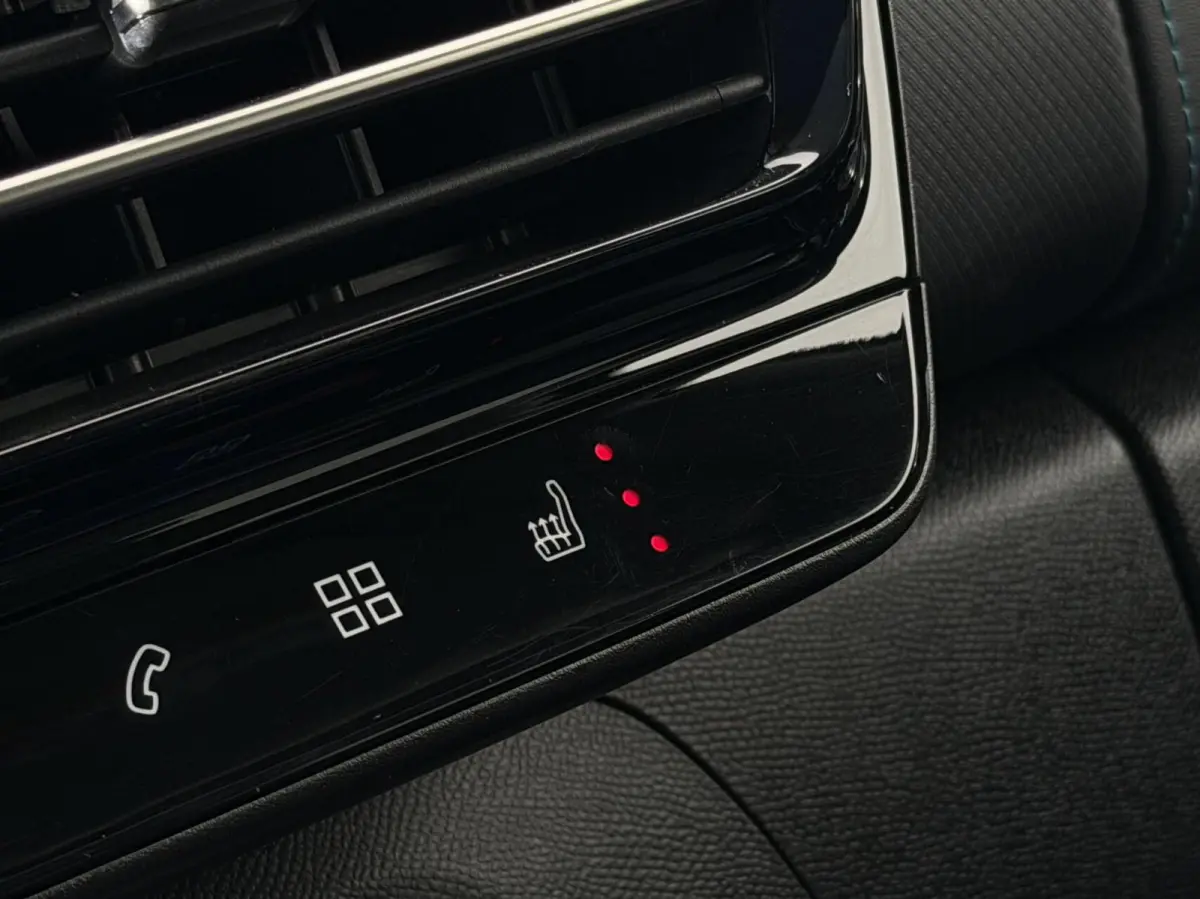 1.6 Plug-in Hybrid 225 Shine | Pano | Massage | Carplay
