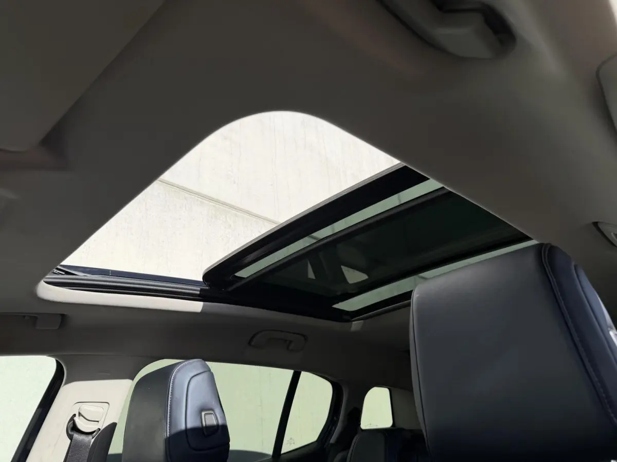 1.6 Plug-in Hybrid 225 Shine | Pano | Massage | Carplay