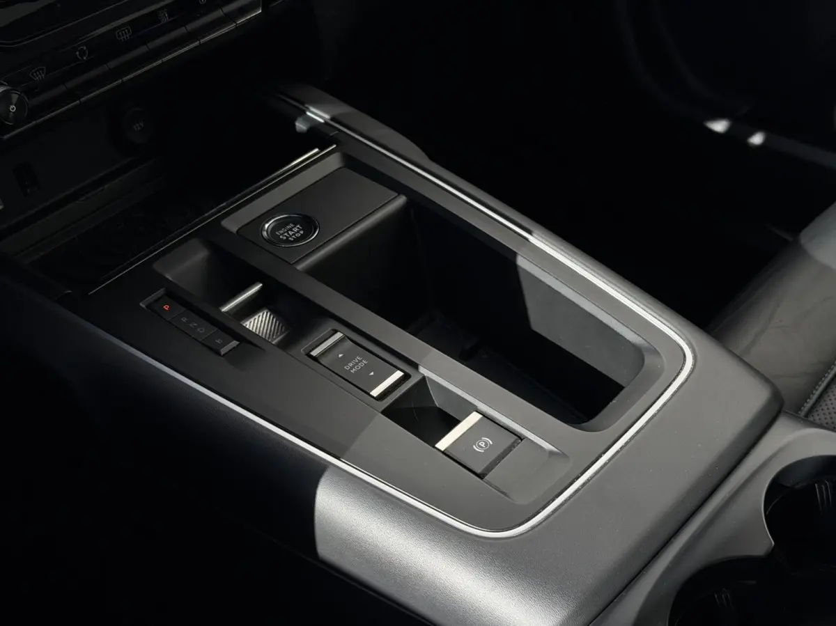 1.6 Plug-in Hybrid 225 Shine | Pano | Massage | Carplay