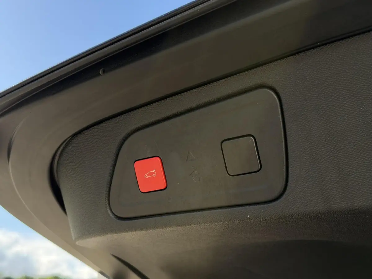 1.6 Plug-in Hybrid 225 Shine | Pano | Massage | Carplay