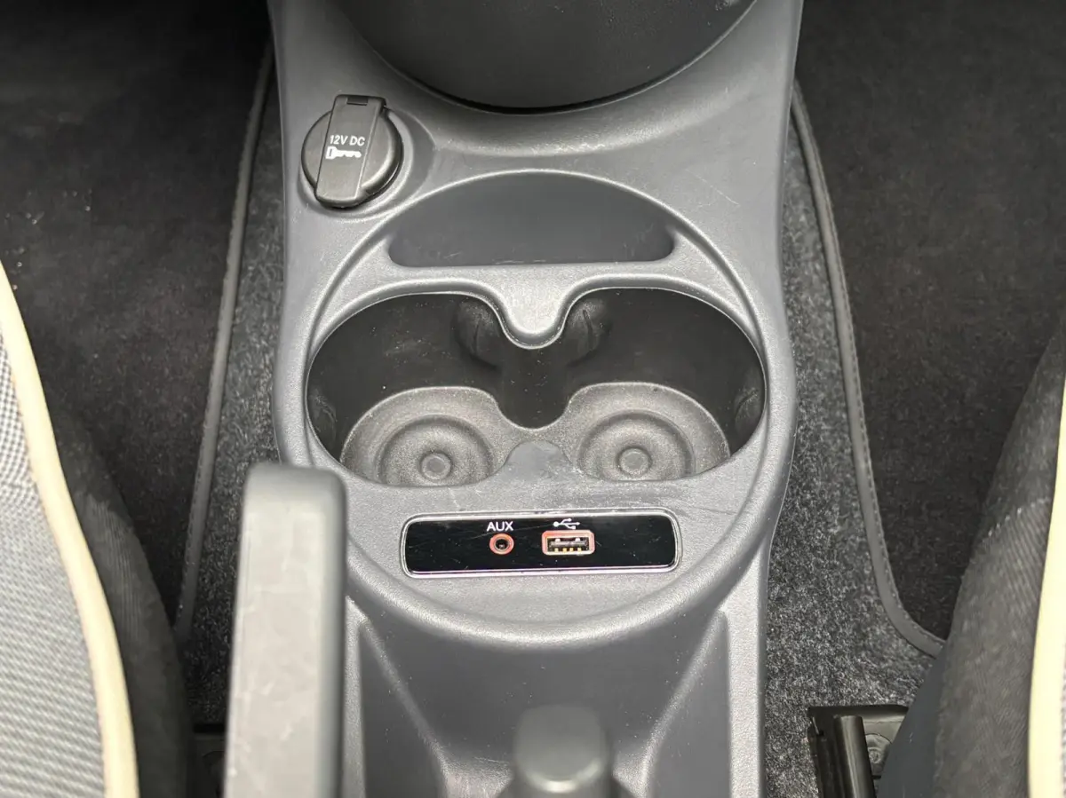 abrio TwinAir Turbo Lounge / NL Auto / Nieuw staat! / Navigatie / Groot scherm / Facelift / Rijklaar!