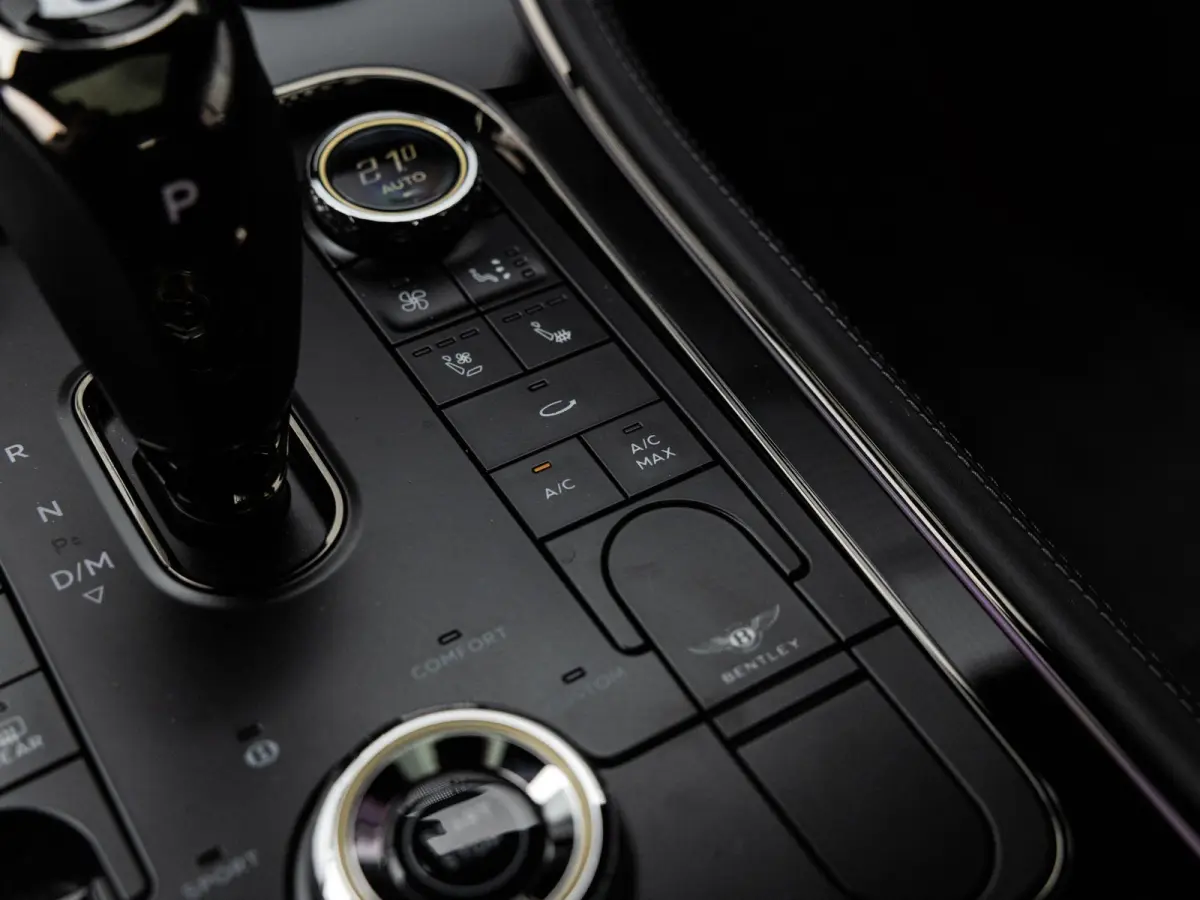 4.0 V8 Hybrid Black Edition | PANORAMADAK | TOURING SPECIFICATION | 22 INCH BLACK | NAIM SOUND | BTW AUTO |
