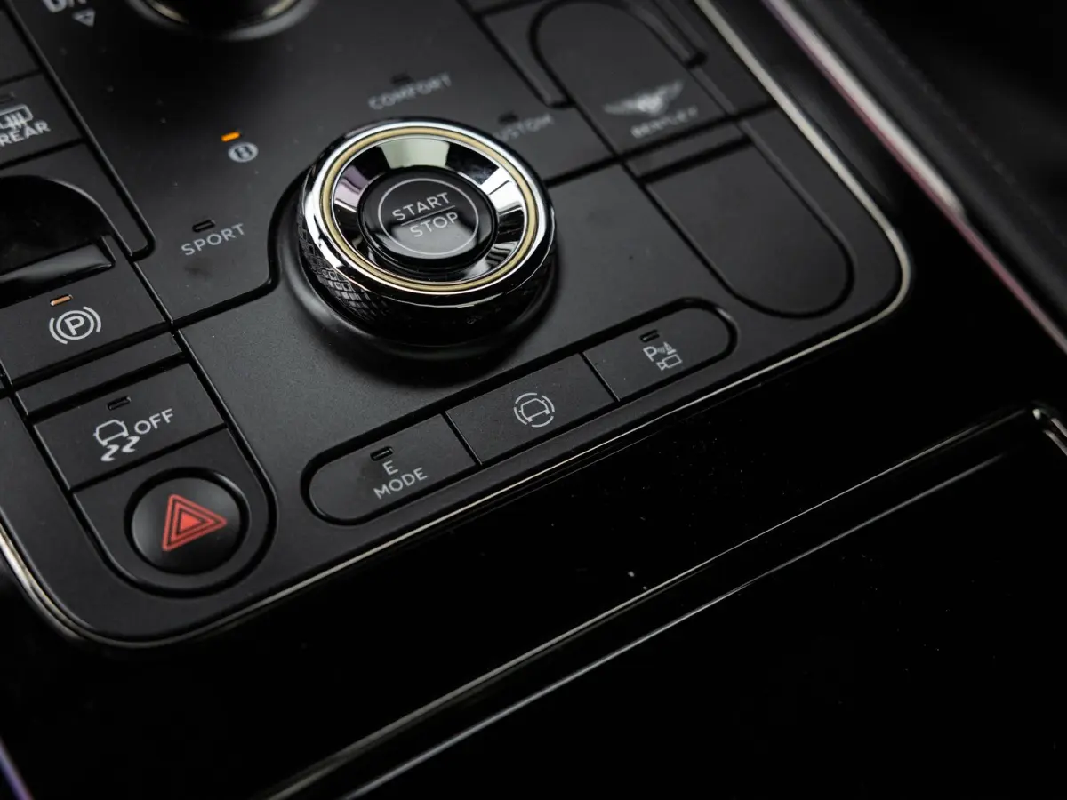 4.0 V8 Hybrid Black Edition | PANORAMADAK | TOURING SPECIFICATION | 22 INCH BLACK | NAIM SOUND | BTW AUTO |
