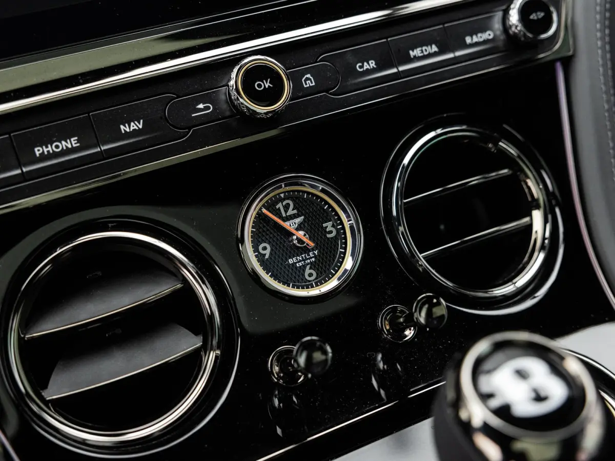 4.0 V8 Hybrid Black Edition | PANORAMADAK | TOURING SPECIFICATION | 22 INCH BLACK | NAIM SOUND | BTW AUTO |