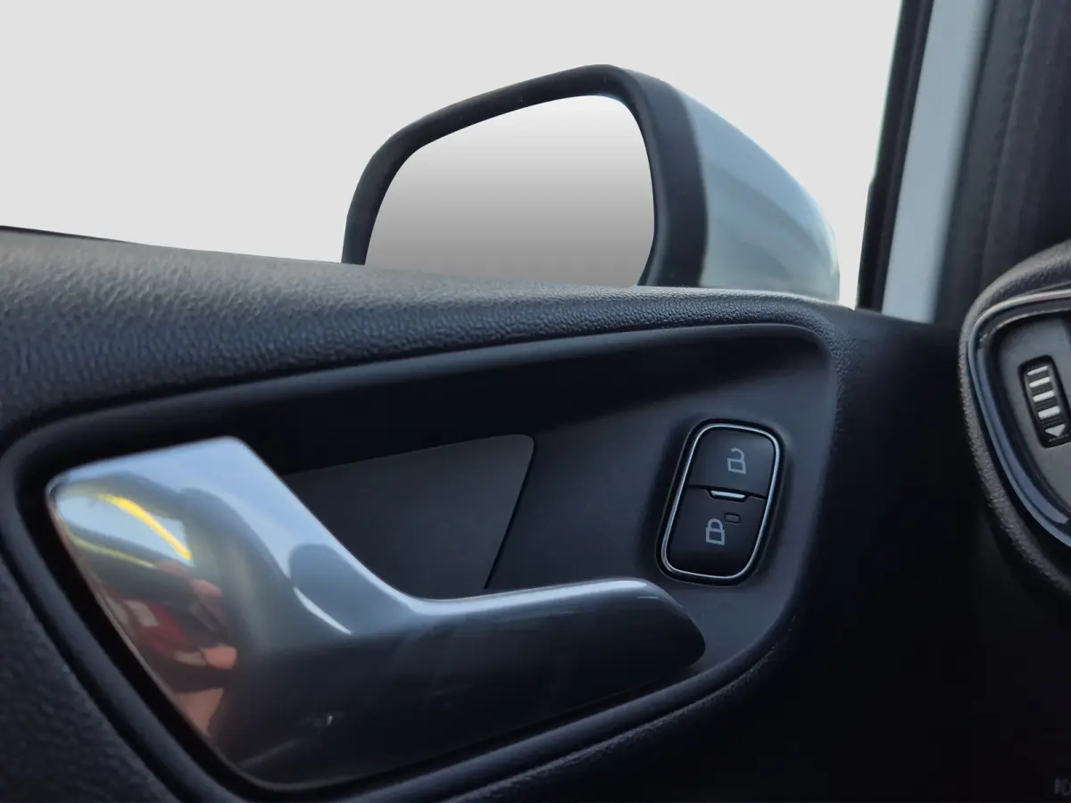 1.0 EcoBoost Active Voorruit verwarming | B&O Geluid | Parkeersensoren | LED | Climate control Full map navigatie | Carplay/android auto |