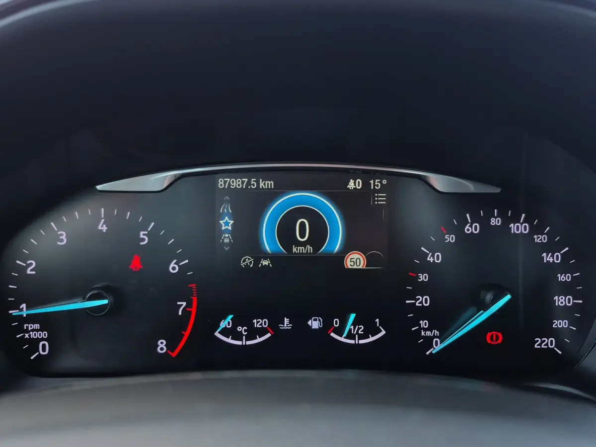 1.0 EcoBoost Active Voorruit verwarming | B&O Geluid | Parkeersensoren | LED | Climate control Full map navigatie | Carplay/android auto |