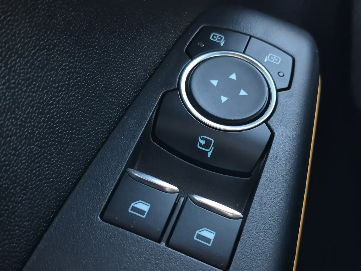 1.0 EcoBoost Active Voorruit verwarming | B&O Geluid | Parkeersensoren | LED | Climate control Full map navigatie | Carplay/android auto |