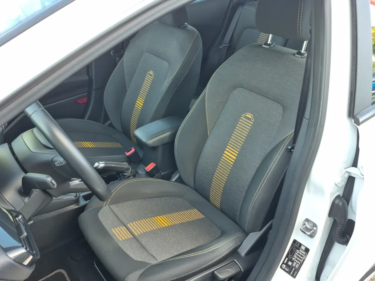 1.0 EcoBoost Active Voorruit verwarming | B&O Geluid | Parkeersensoren | LED | Climate control Full map navigatie | Carplay/android auto |
