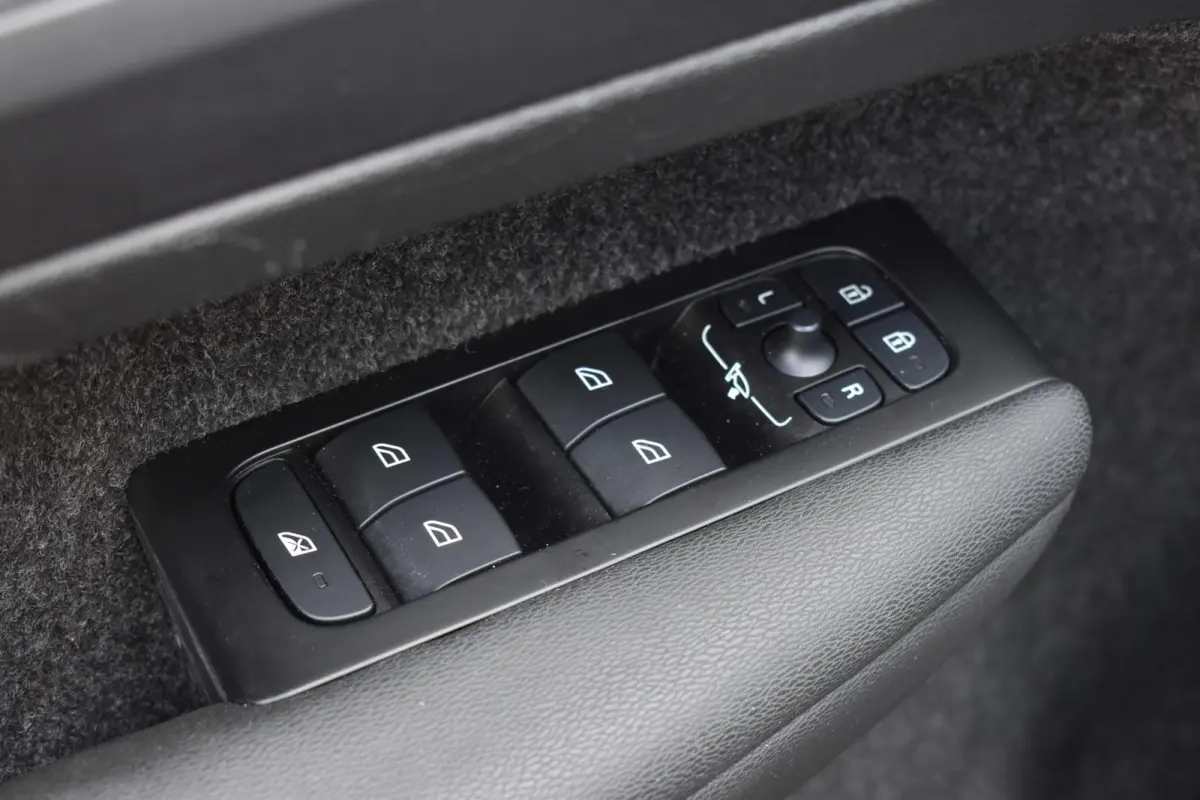 1.5 T5 R-Design Schuifdak | Harman & Kardon | Leder | 12 mnd BOVAG garantie | Whatsapp 06-53188999