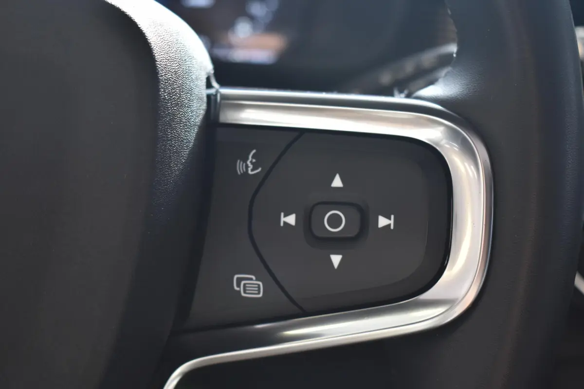1.5 T5 R-Design Schuifdak | Harman & Kardon | Leder | 12 mnd BOVAG garantie | Whatsapp 06-53188999