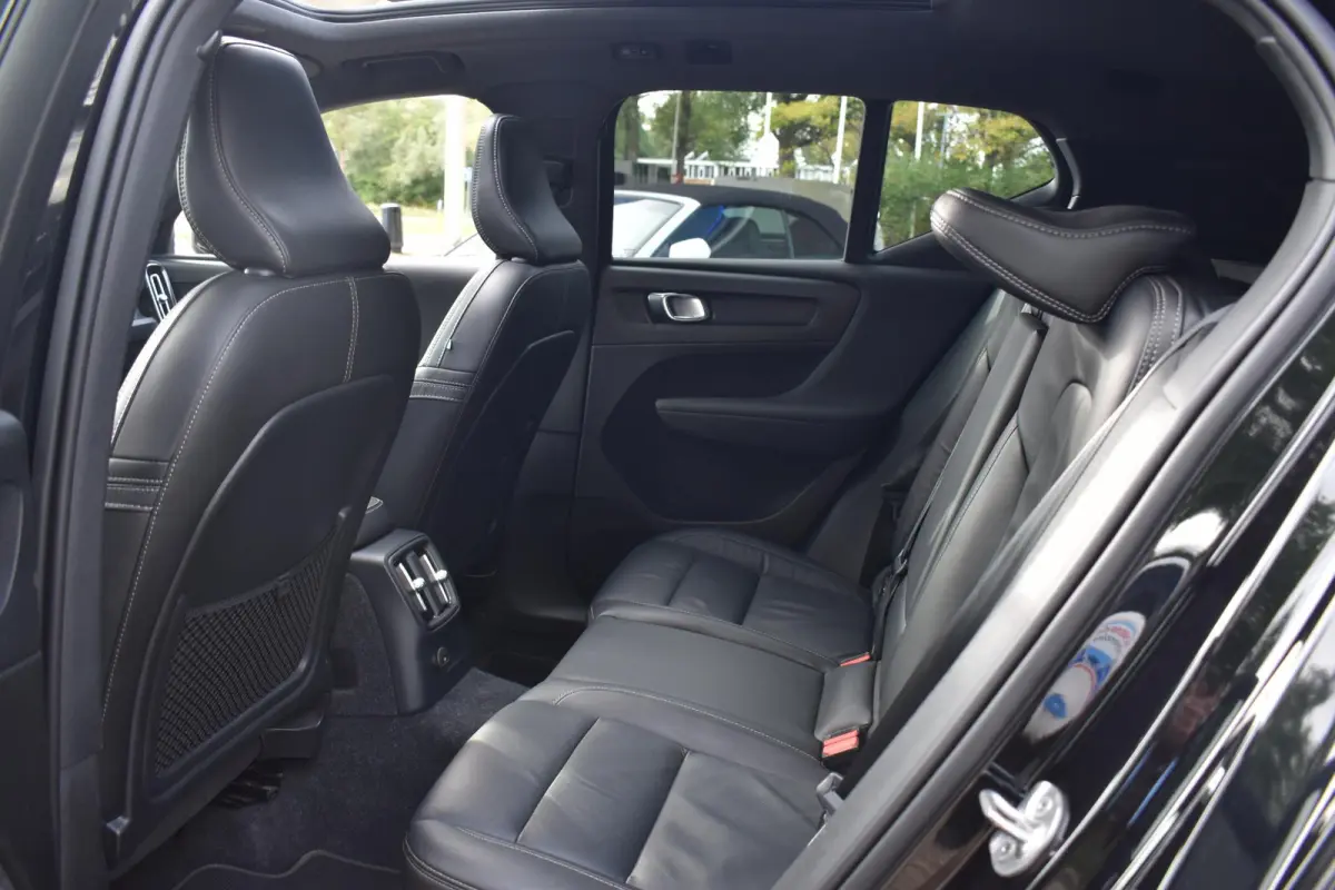 1.5 T5 R-Design Schuifdak | Harman & Kardon | Leder | 12 mnd BOVAG garantie | Whatsapp 06-53188999