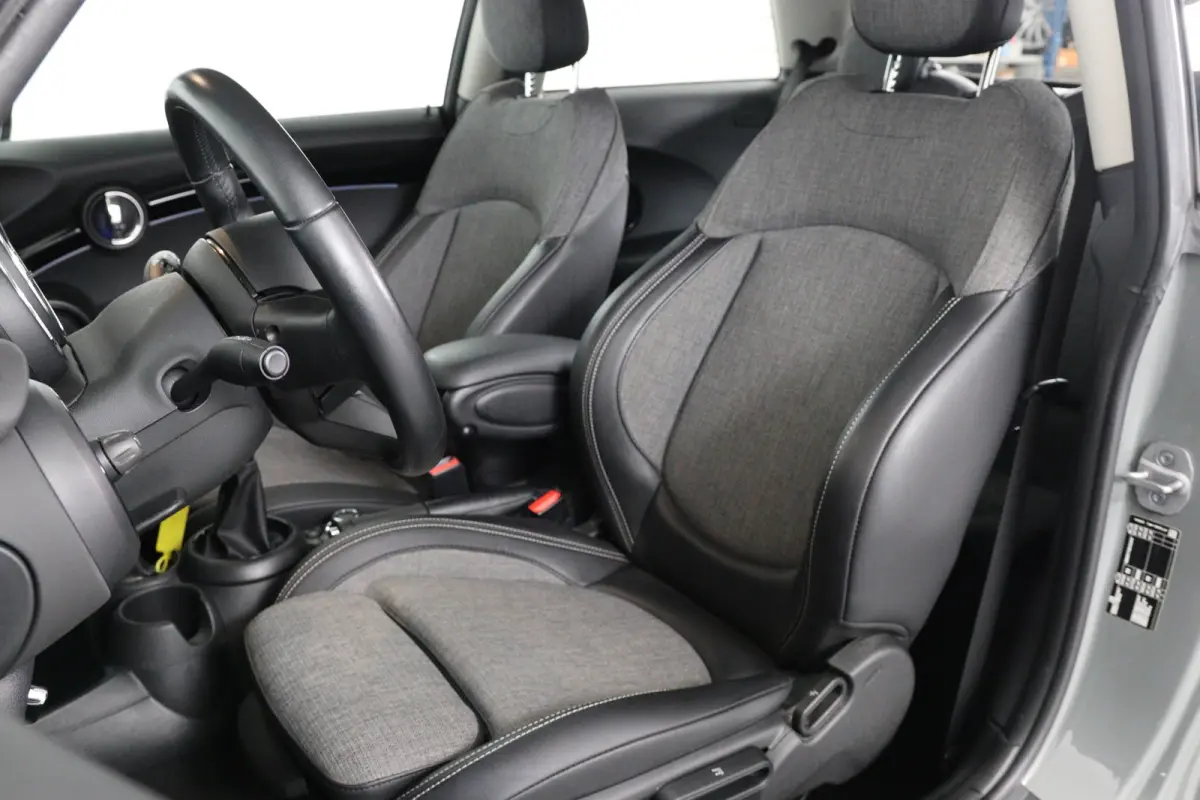 1.5 Cooper Classic | LED | Union Jack | Navi | Sfeerverlichting | Sportstoelen | Half Leder | Clima | Parkeersensoren | Lichtmetalen Velgen